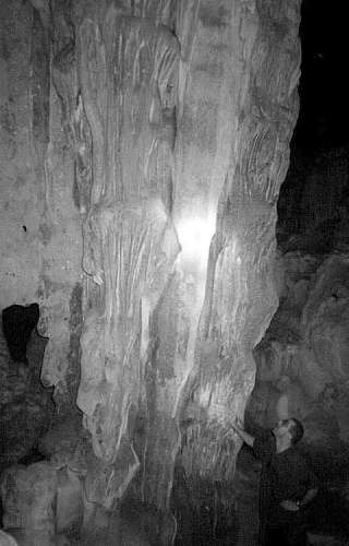 (photo - 20k mono jpeg)